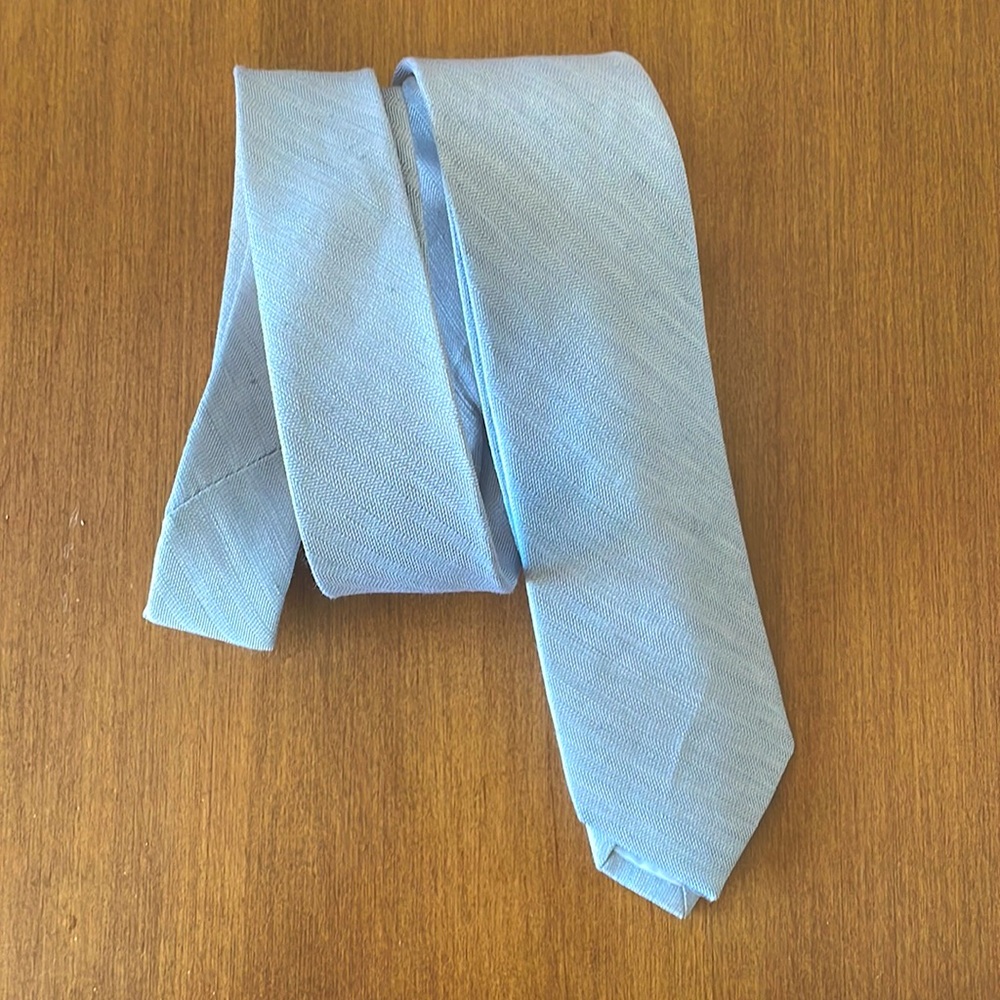 The TieBar X BHLDN Linen Row Skinny Tie in Silver